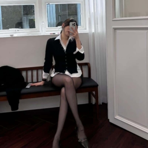 인플루언서 검정스타킹