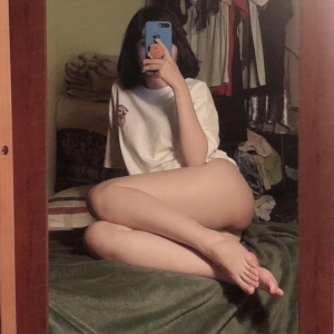 자취녀 거울셀카